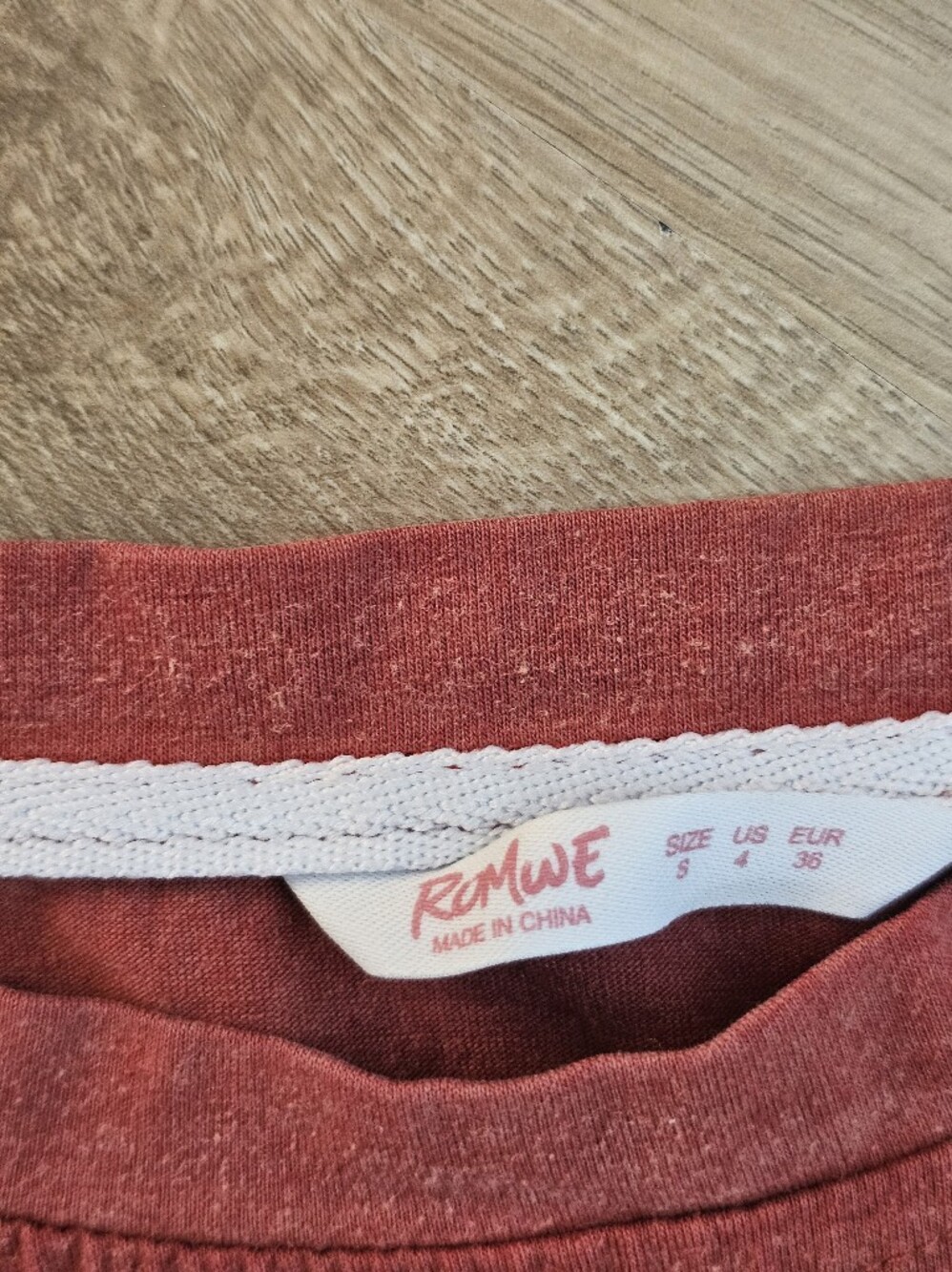 ROMWE Rust Red California Graphic Tee - Picture 3 of 7